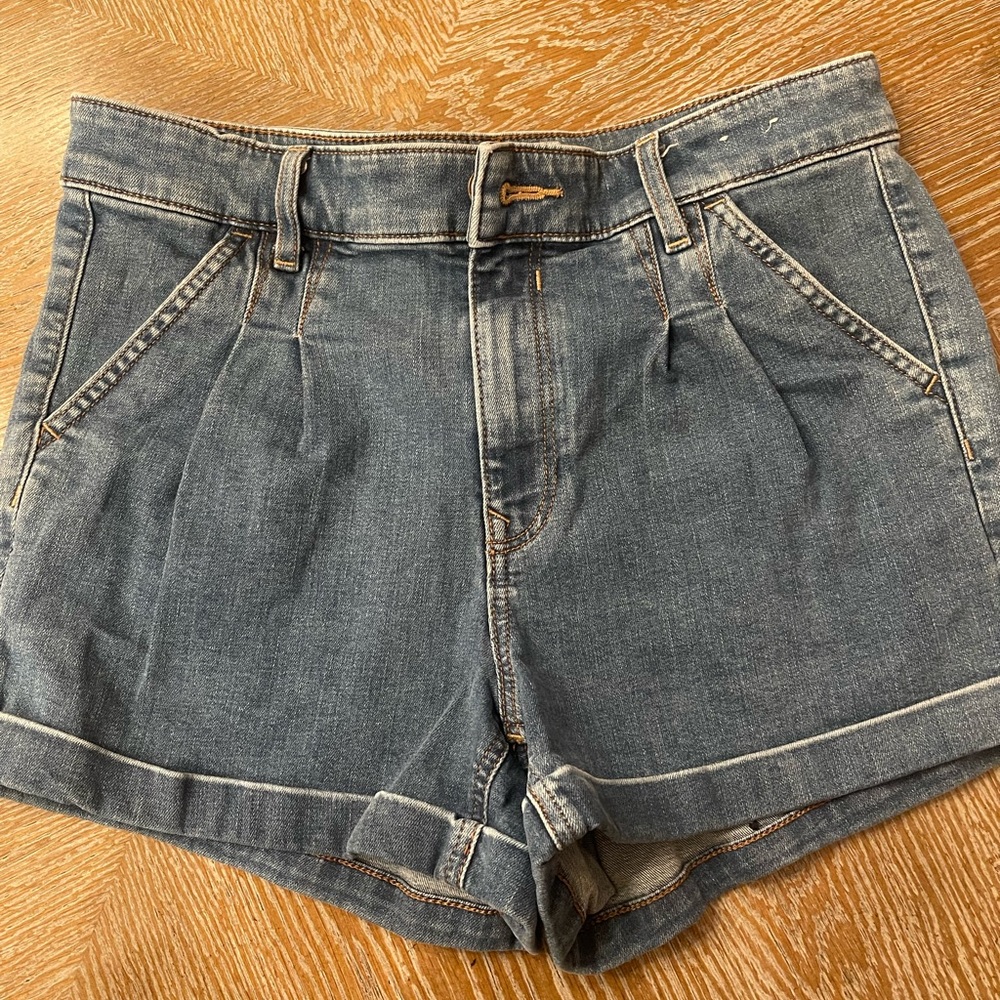 Express Denim Jean Shorts in Medium Blue